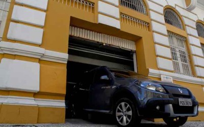 Casarões antigos no Bairro do Recife viram amplos estacionamentos