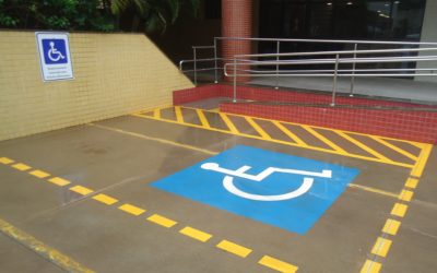 Pessoas com deficiência podem ter vagas gratuitas em estacionamentos