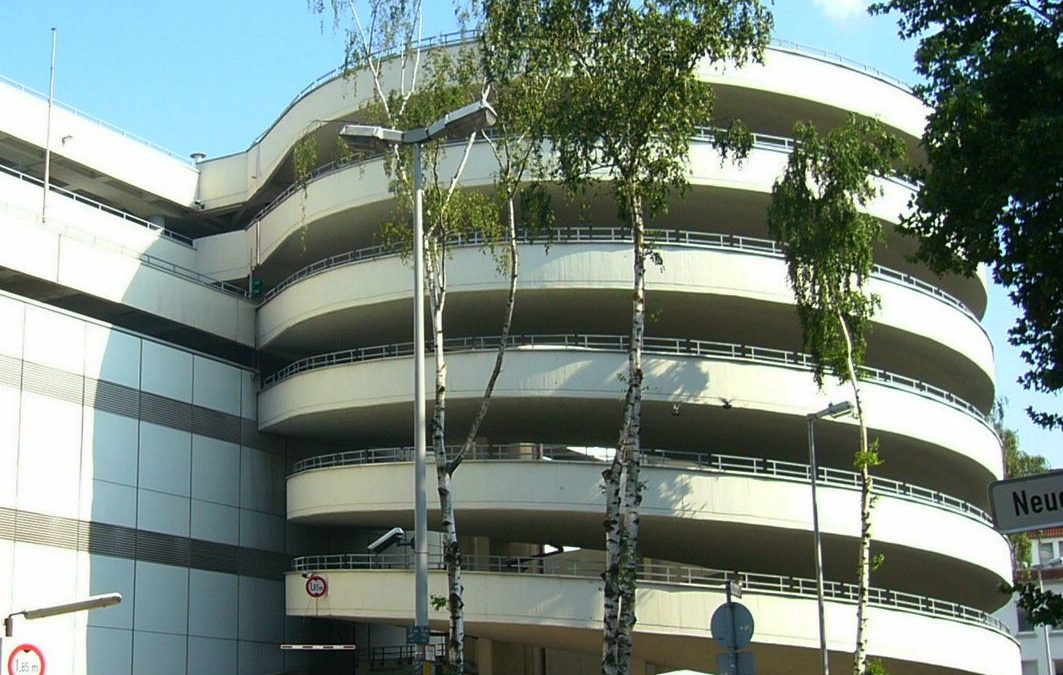 Edifícios-garagem com 100 vagas vão ganhar isenção de IPTU em Teresina